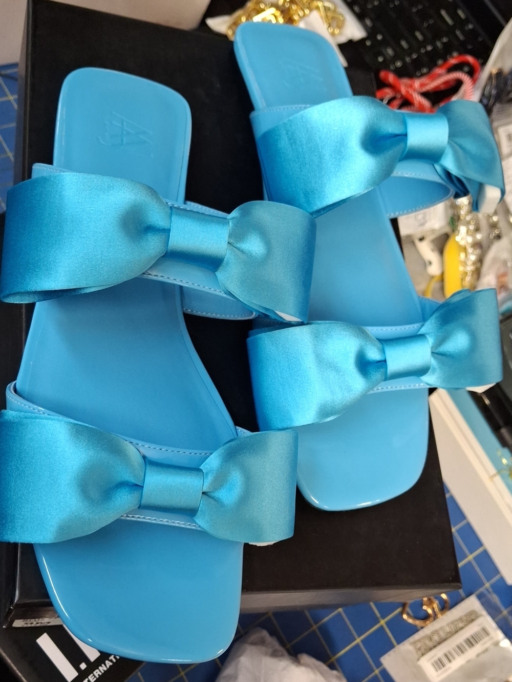 Aminah Abdul Jillil AAJ Blue Bow Flat Sandals 9M NIB